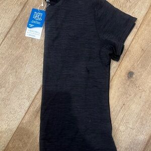 *NEW WITH TAGS* Brooks Unisex Luxe Short Sleeve Tee